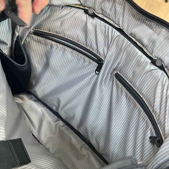 Sherpani Laptop Travel Crossbody Bag Unisex Black Lightweight - Picture 8 of 13